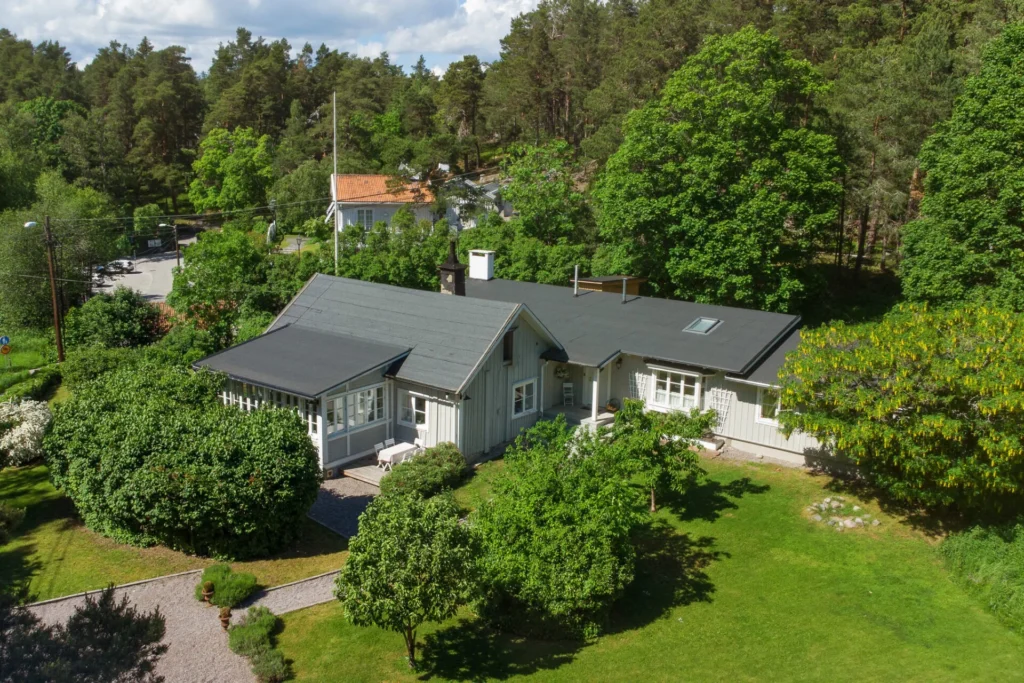 26. Anla╠eggning av stenmur pa╠e tomt scaled