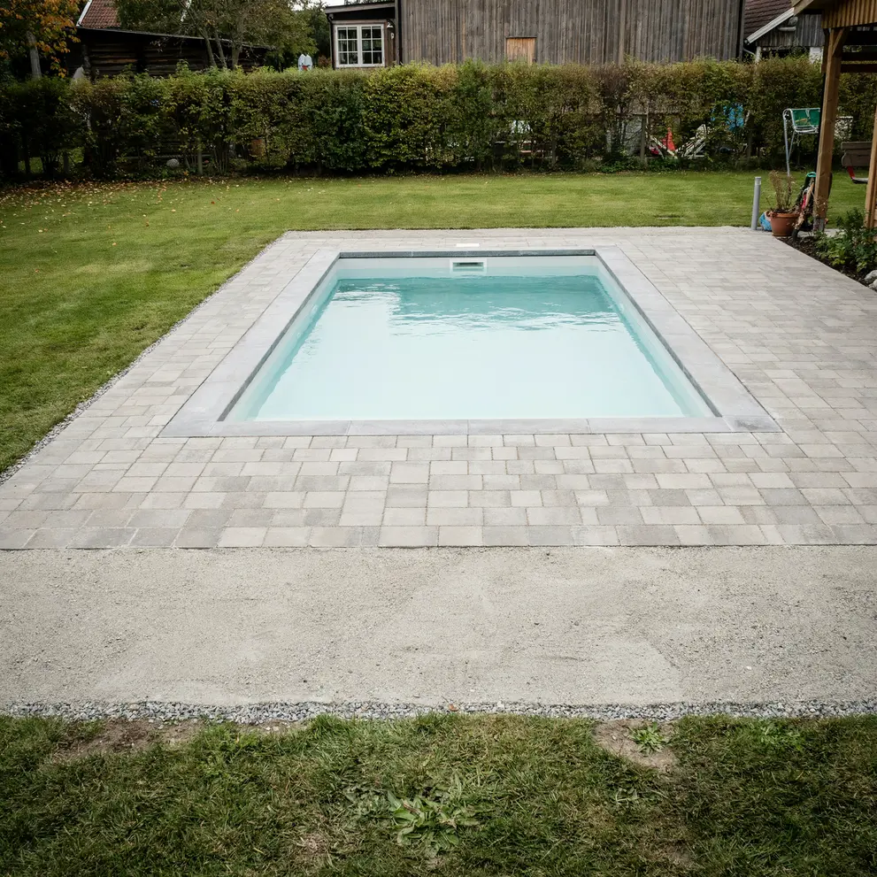 bygga pool salem ronninge stockholm